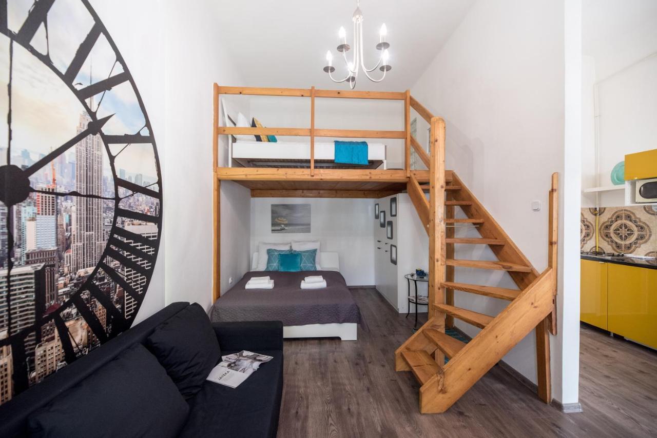 Central Quiet Studio B&B, airport connection Budapest Extérieur photo