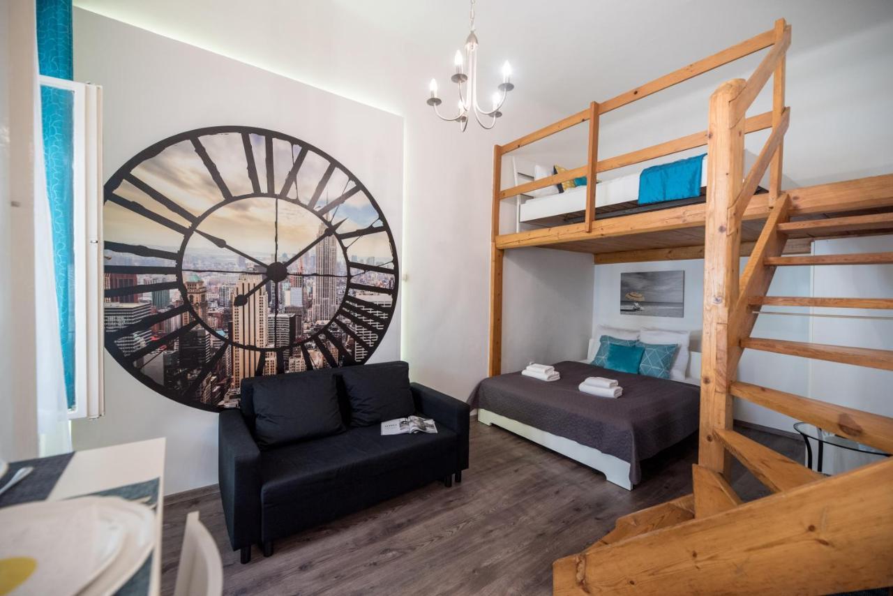 Central Quiet Studio B&B, airport connection Budapest Extérieur photo