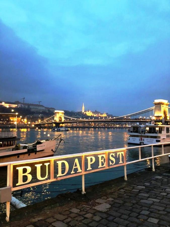 Central Quiet Studio B&B, airport connection Budapest Extérieur photo