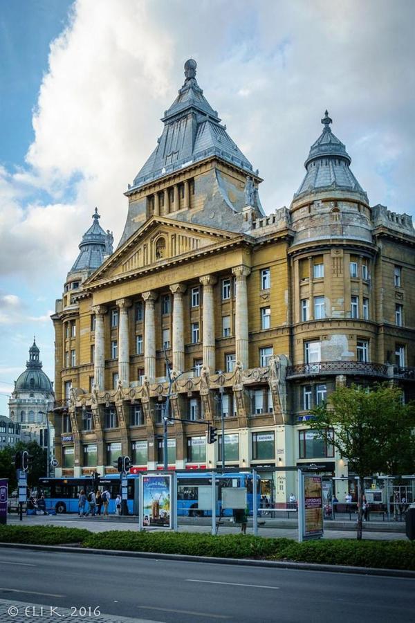 Central Quiet Studio B&B, airport connection Budapest Extérieur photo